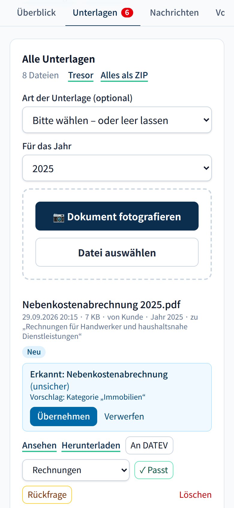 Kundenakte am Handy mit Knopf „An DATEV“