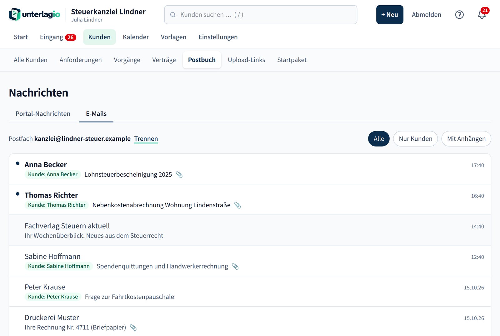 E-Mail-Eingang im Beraterbereich: Mails von Mandanten sind mit „Kunde: …“ gekennzeichnet, Anhänge mit Büroklammer