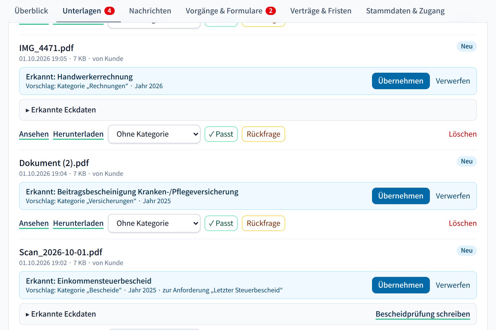 Kundenakte mit Vorschlägen der Dokumenterkennung: Handwerkerrechnung, Beitragsbescheinigung Kranken-/Pflegeversicherung und Einkommensteuerbescheid 2025, jeweils mit Übernehmen und Verwerfen